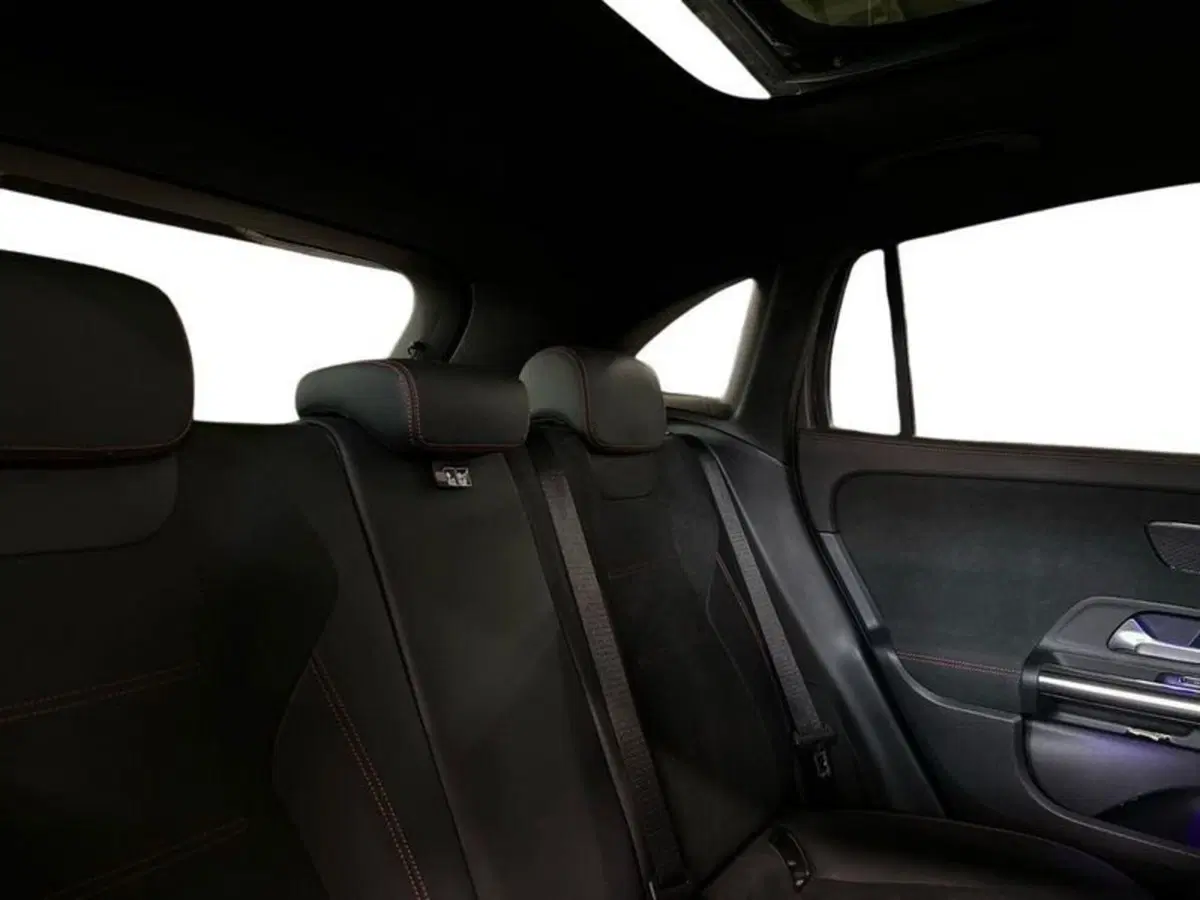 Mercedes-Benz GLA SUV usata a Napoli (14)