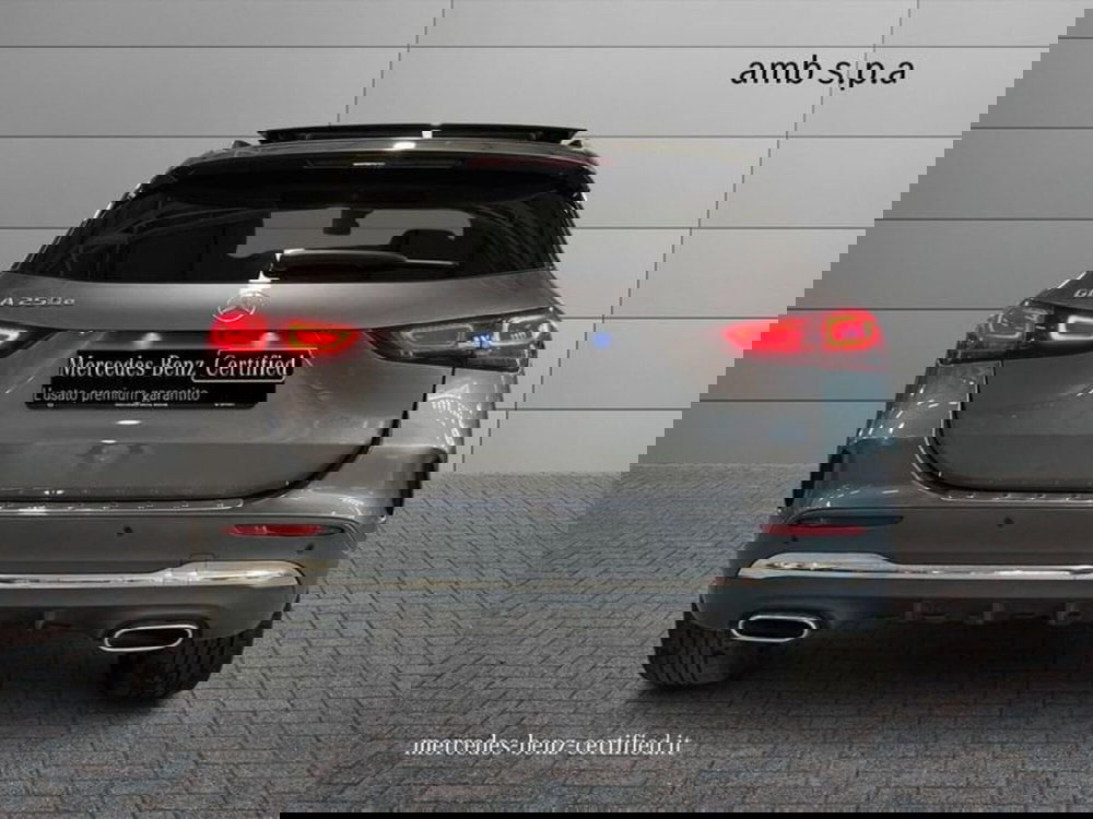 Mercedes-Benz GLA SUV usata a Napoli (4)