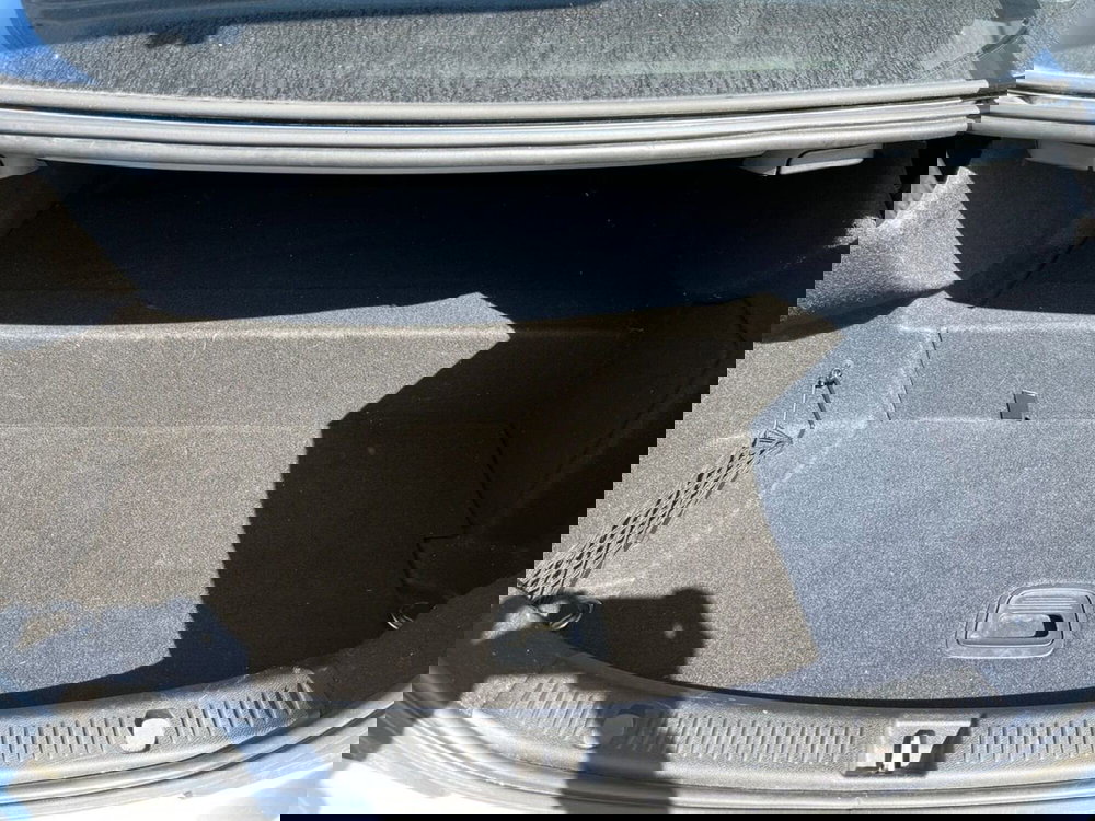 Mercedes-Benz Classe E usata a Napoli (16)