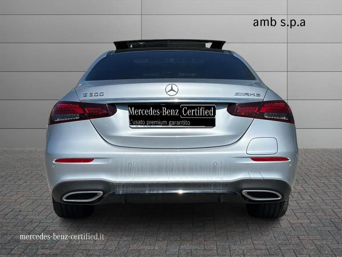 Mercedes-Benz Classe E usata a Napoli (4)