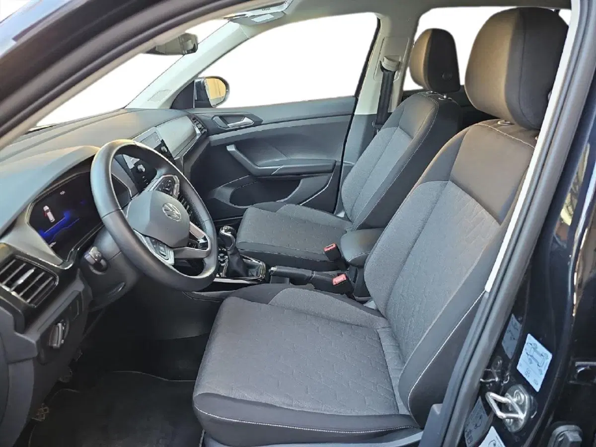Volkswagen T-Cross usata a Lecco (10)