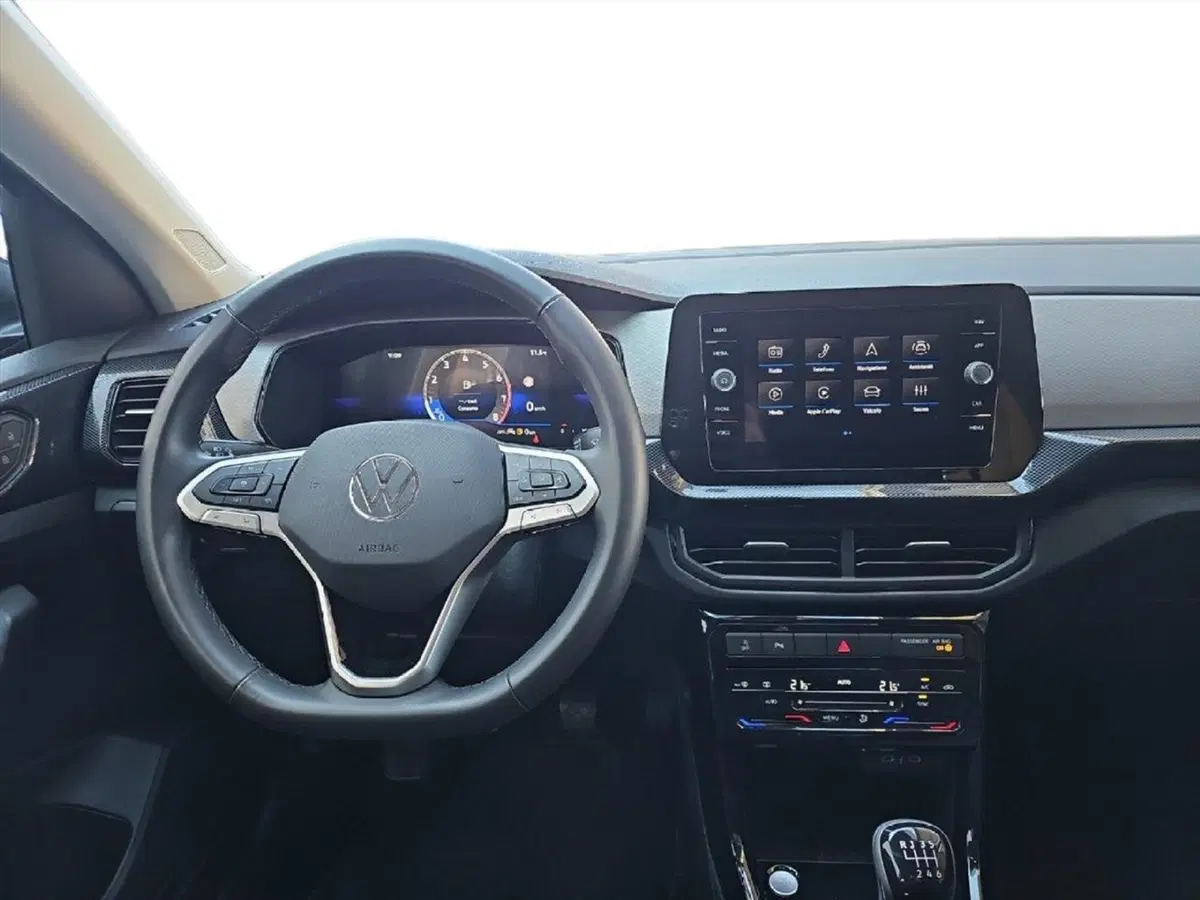 Volkswagen T-Cross usata a Lecco (8)