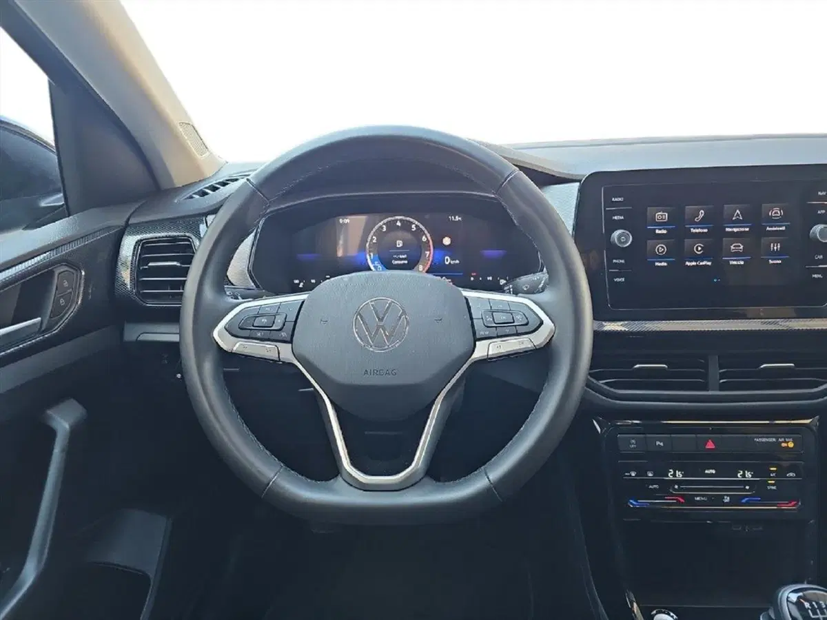 Volkswagen T-Cross usata a Lecco (9)