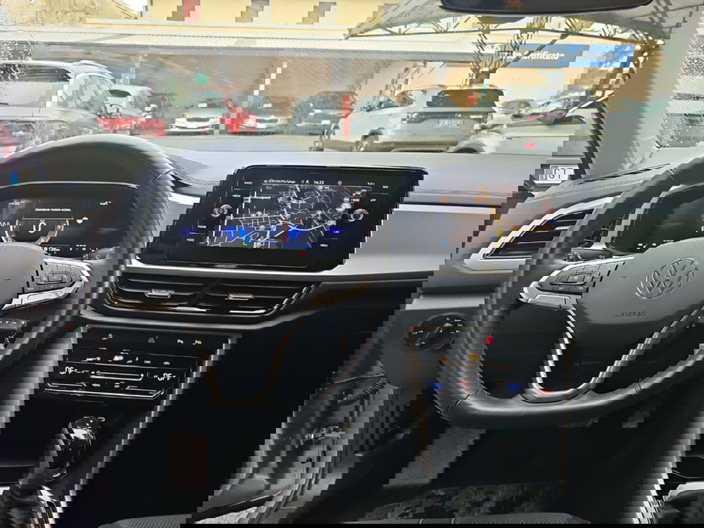 Volkswagen T-Roc usata a Lecco (9)