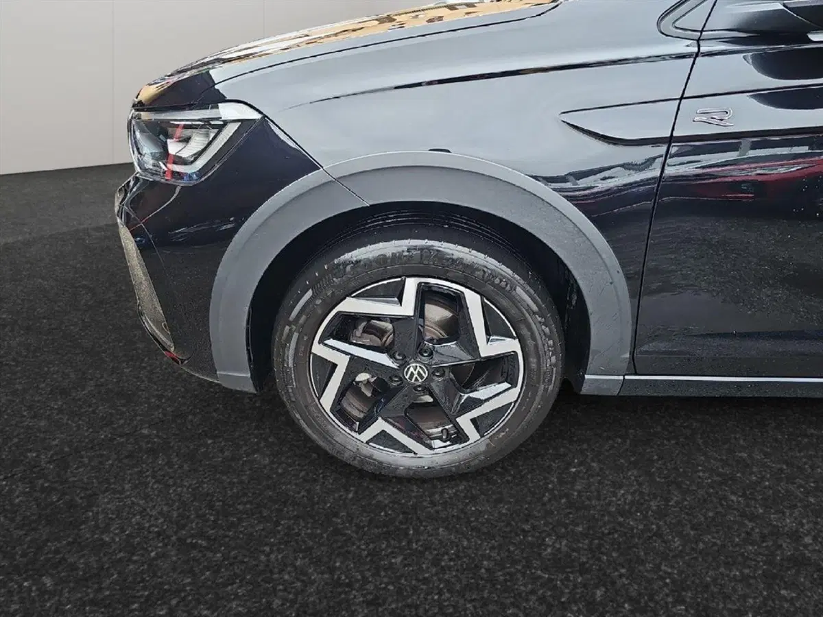 Volkswagen Taigo usata a Lecco (11)