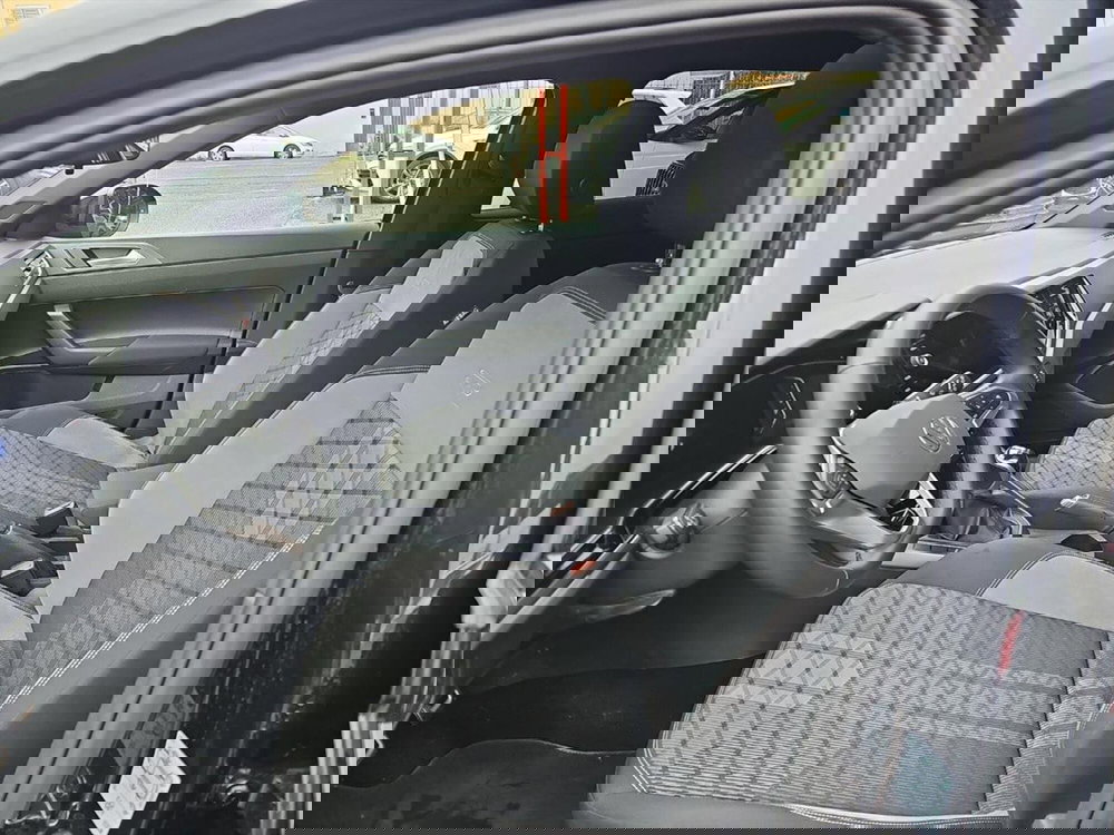 Volkswagen Taigo usata a Lecco (12)