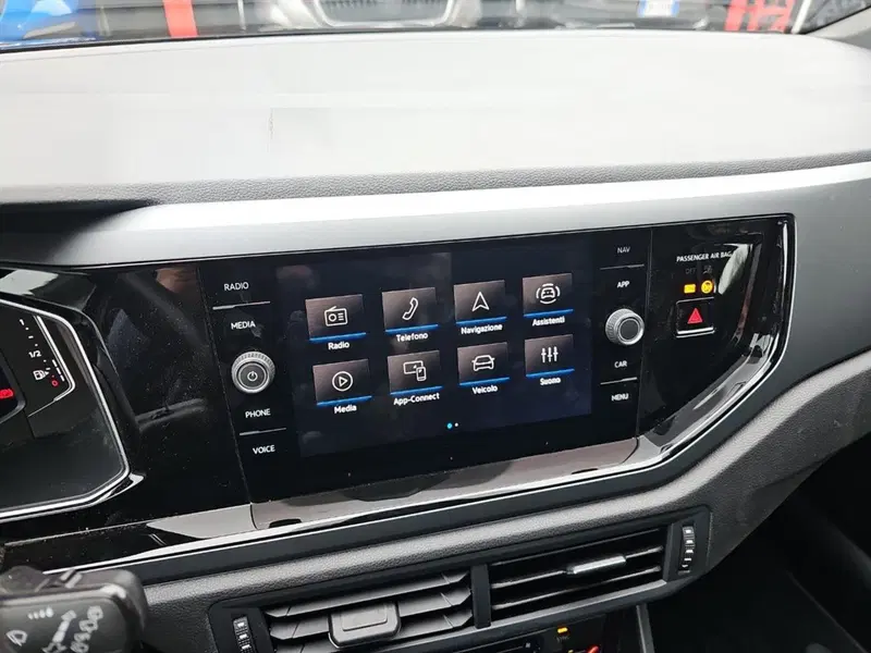 Volkswagen Taigo usata a Lecco (14)