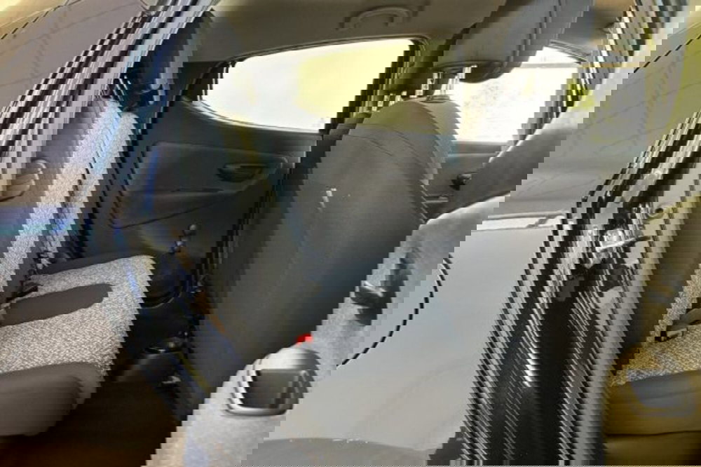 Lancia Ypsilon usata a Latina (10)