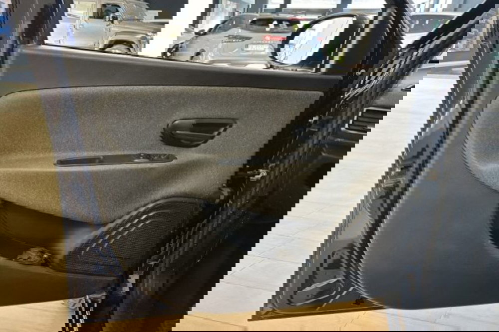 Lancia Ypsilon usata a Latina (12)