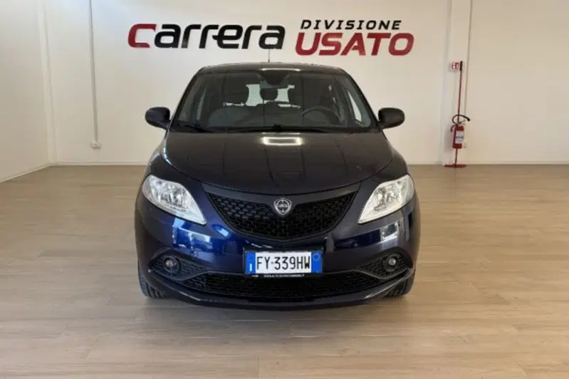Lancia Ypsilon usata a Latina (2)