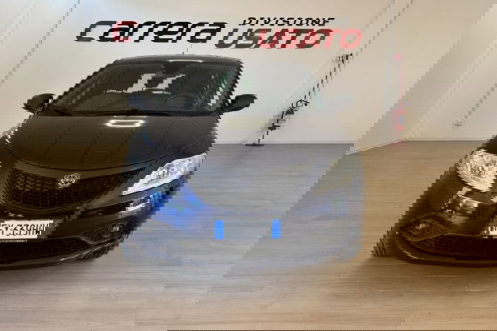 Lancia Ypsilon usata a Latina (2)