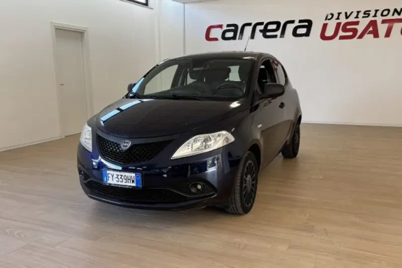 Lancia Ypsilon usata a Latina (3)