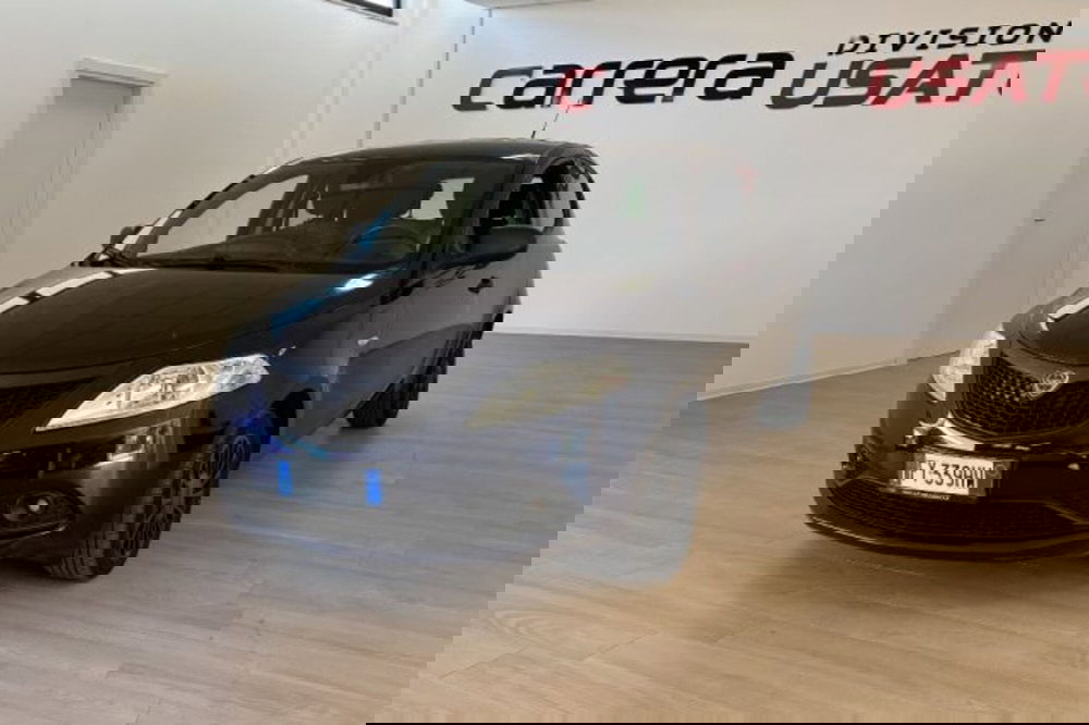 Lancia Ypsilon usata a Latina (3)