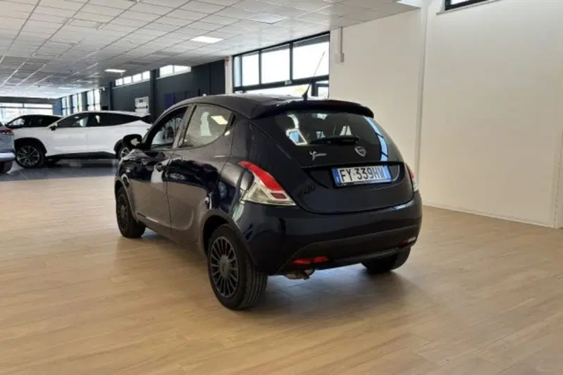 Lancia Ypsilon usata a Latina (5)