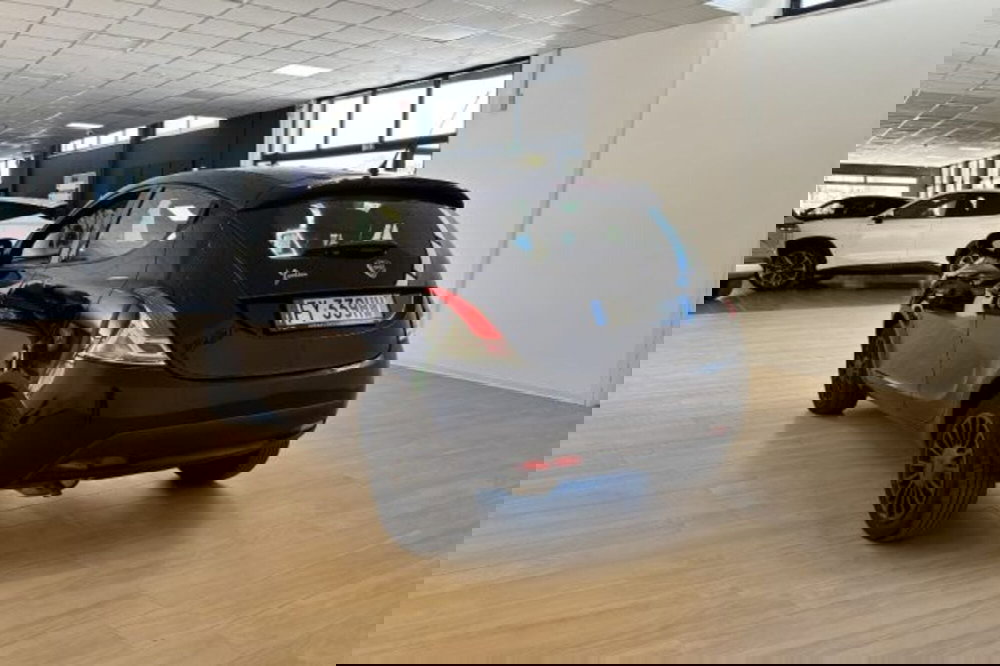 Lancia Ypsilon usata a Latina (5)
