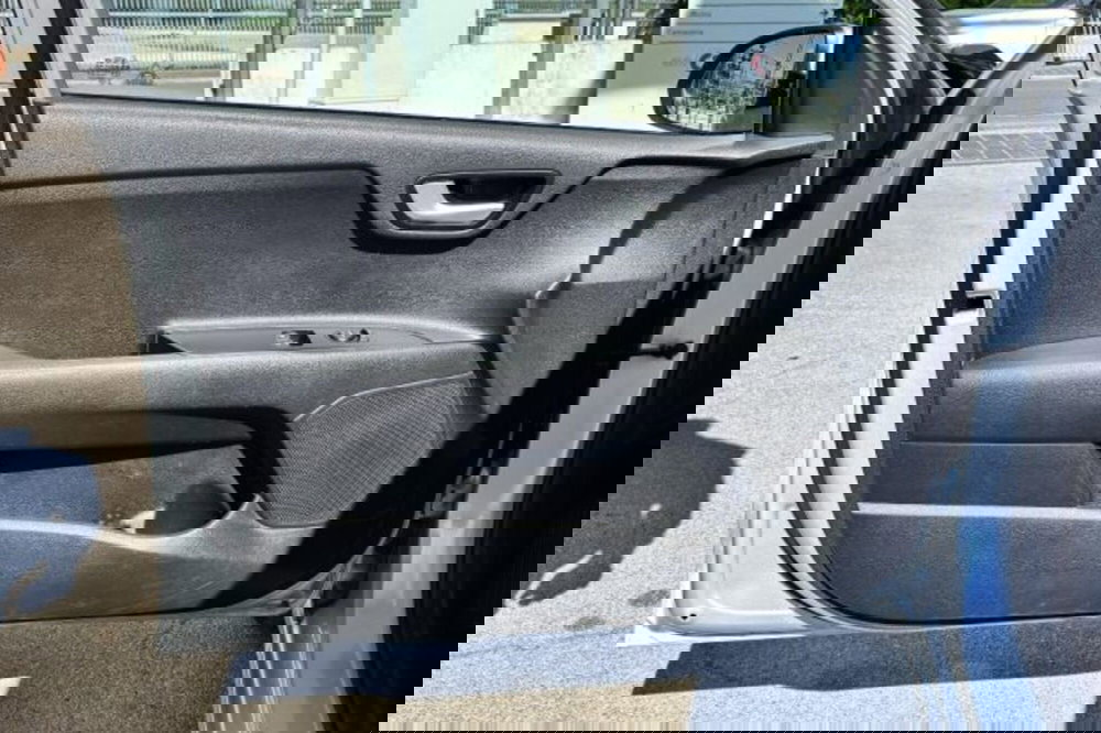 Kia Rio nuova a Latina (12)