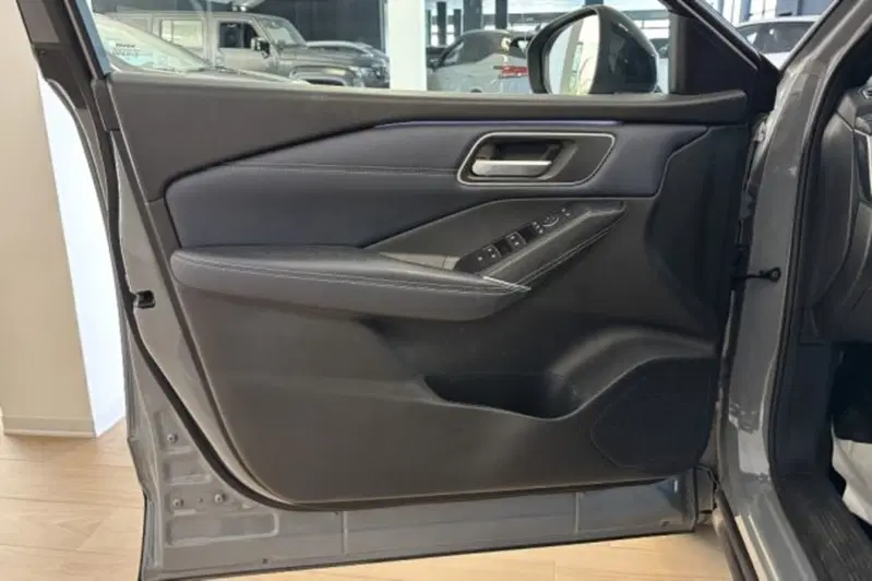 Nissan Qashqai usata a Latina (12)