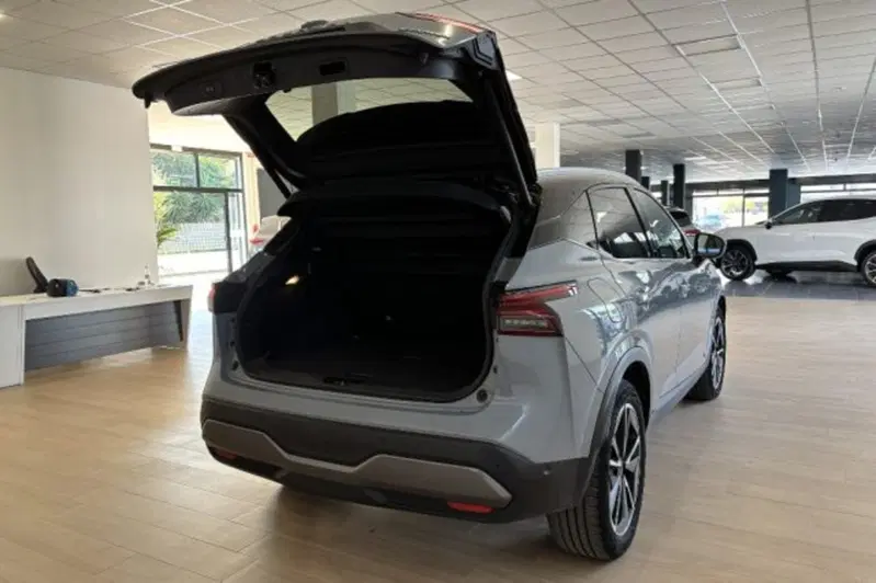 Nissan Qashqai usata a Latina (7)