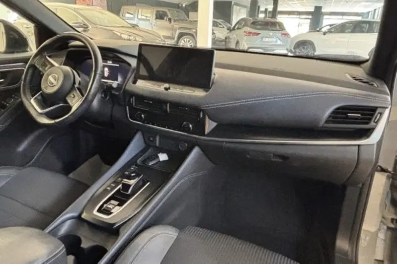 Nissan Qashqai usata a Latina (9)