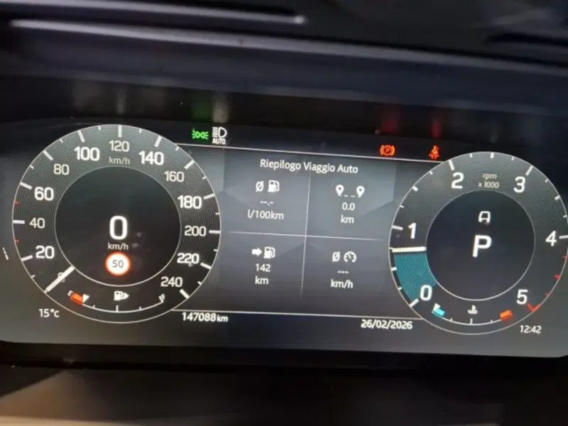 Land Rover Discovery Sport usata a Livorno (12)