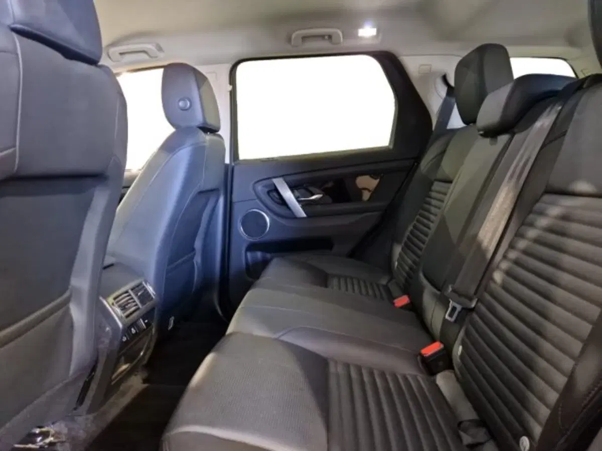 Land Rover Discovery Sport usata a Livorno (18)