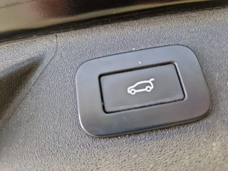 Land Rover Discovery Sport usata a Livorno (19)
