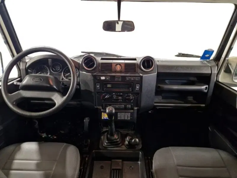 Land Rover Defender usata a Livorno (9)