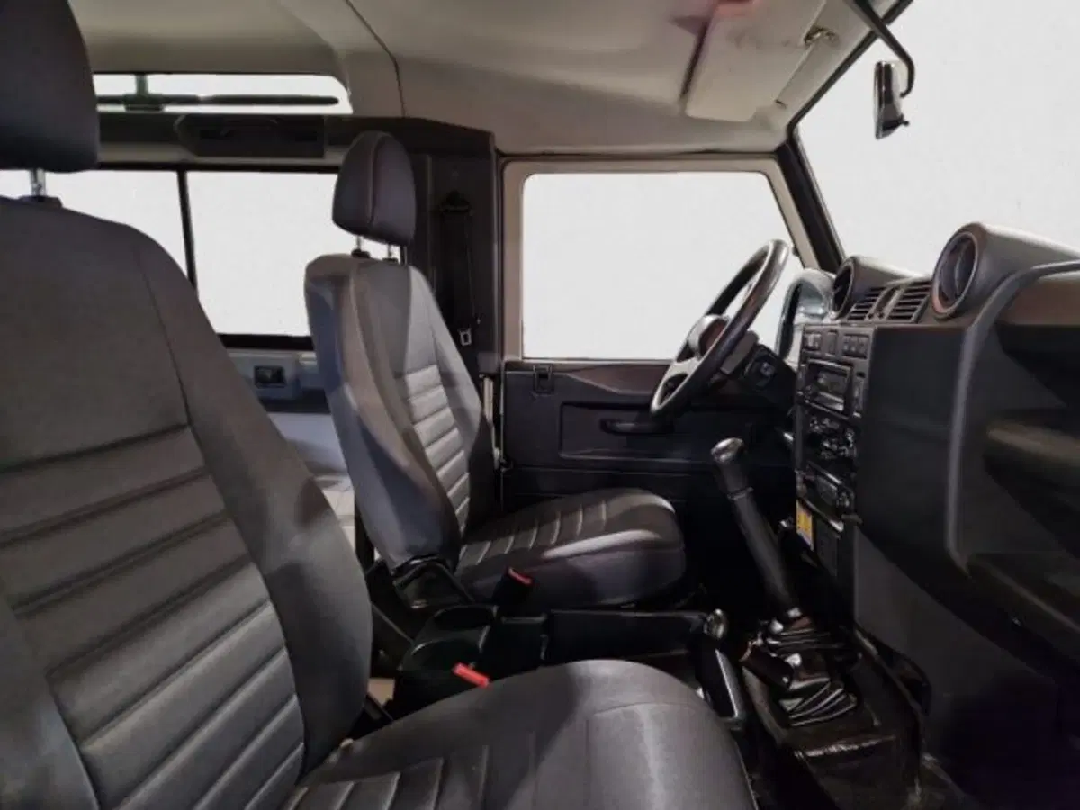 Land Rover Defender usata a Livorno (10)