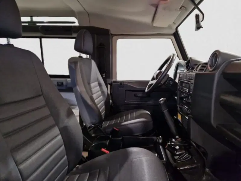 Land Rover Defender usata a Livorno (10)