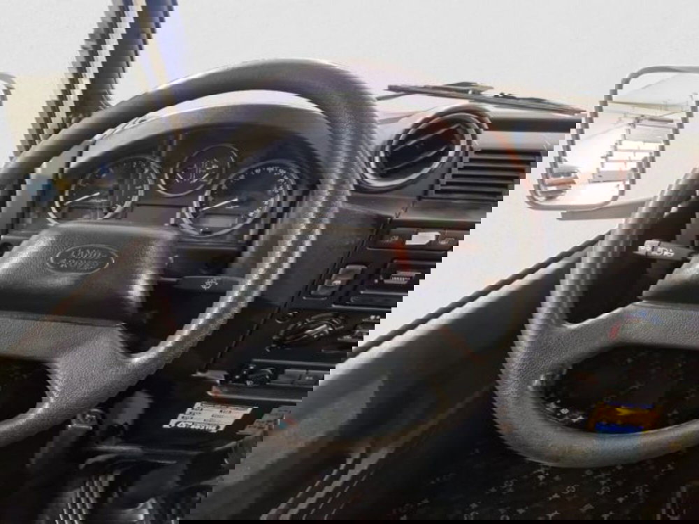 Land Rover Defender usata a Livorno (12)