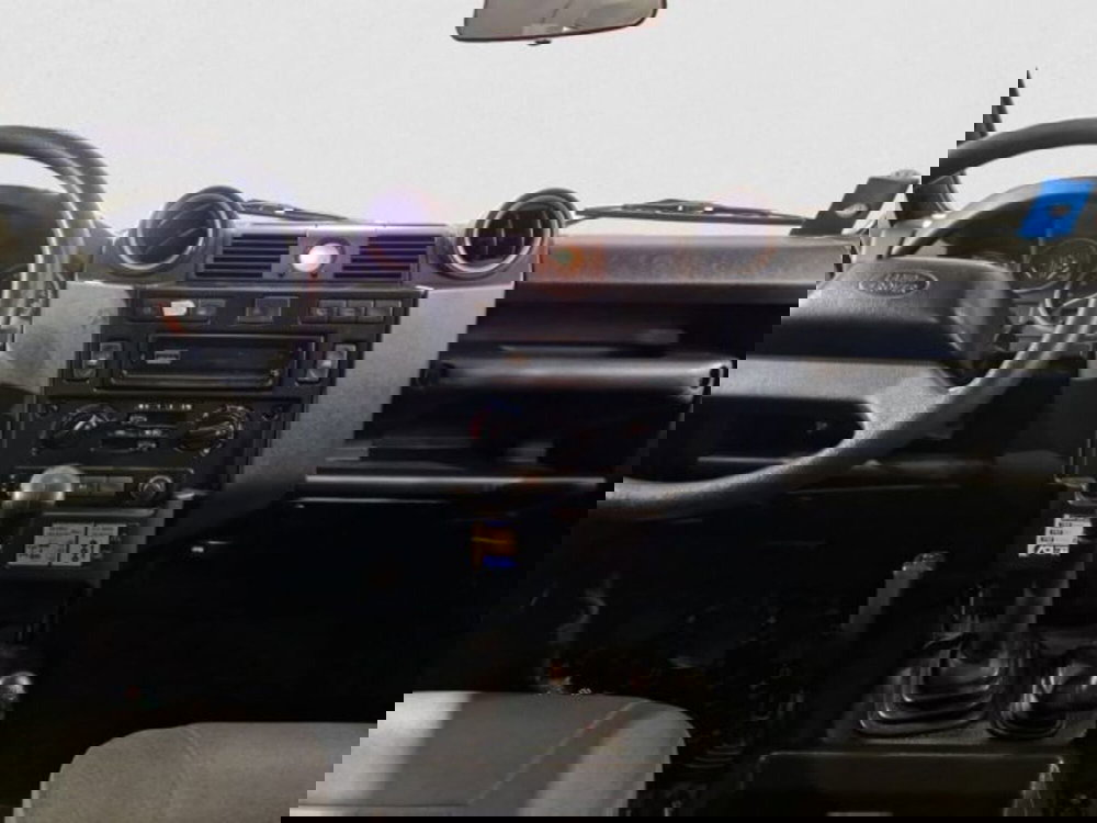 Land Rover Defender usata a Livorno (13)