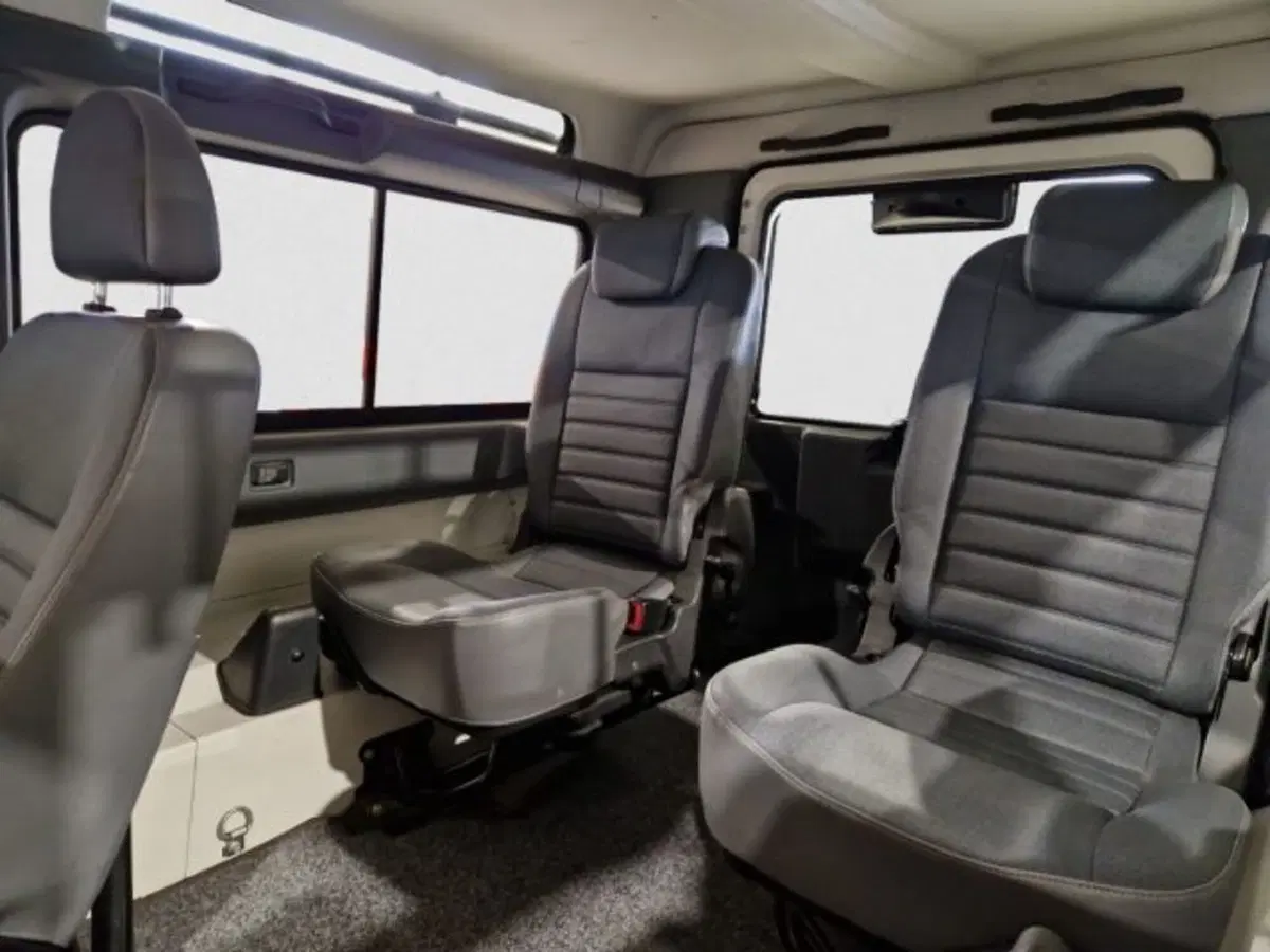 Land Rover Defender usata a Livorno (13)