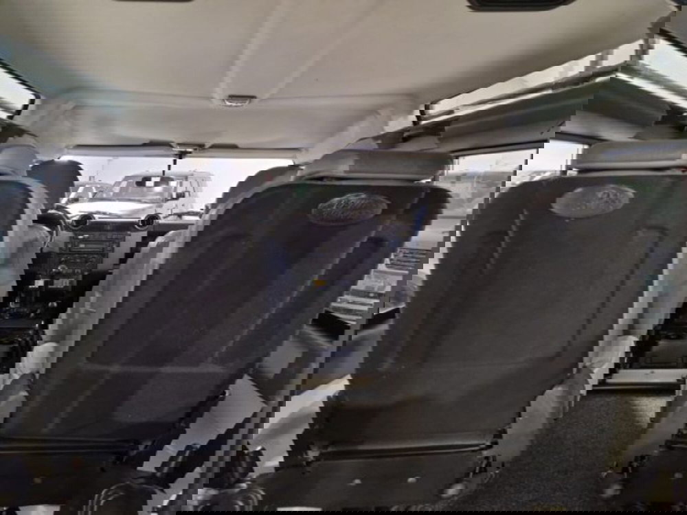 Land Rover Defender usata a Livorno (16)