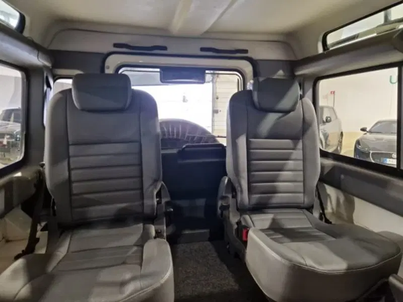 Land Rover Defender usata a Livorno (16)
