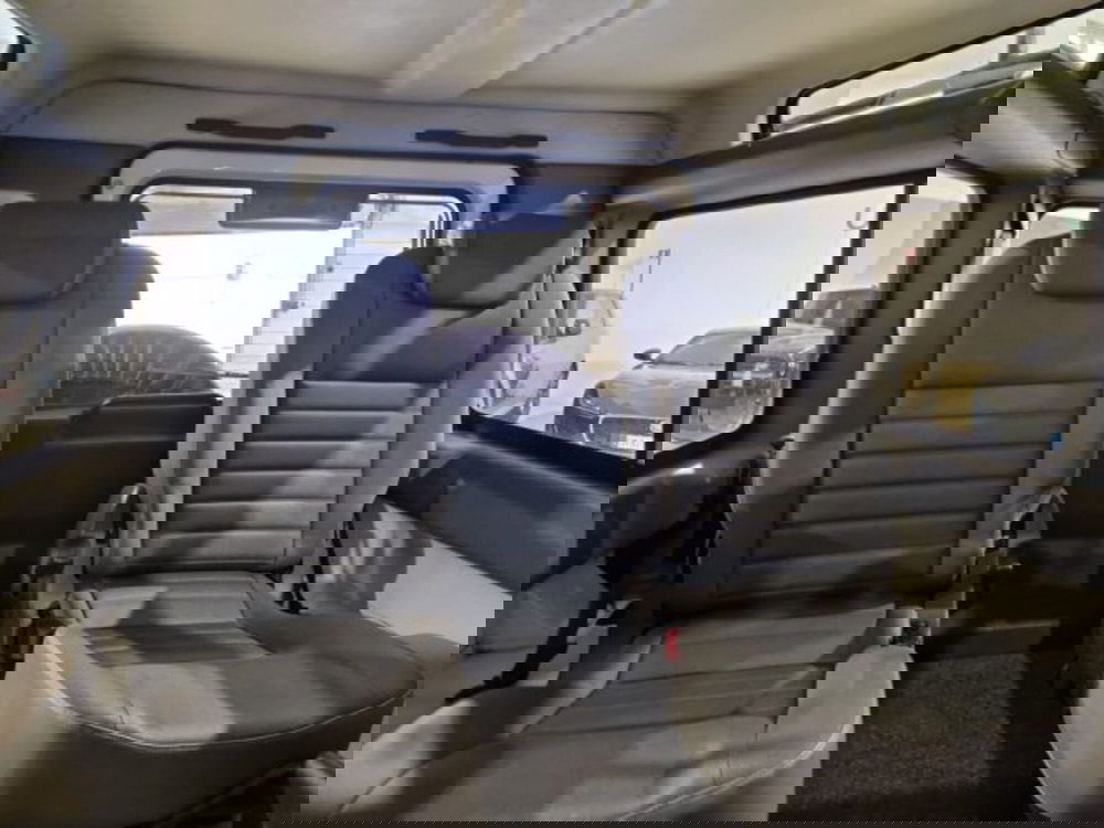 Land Rover Defender usata a Livorno (17)