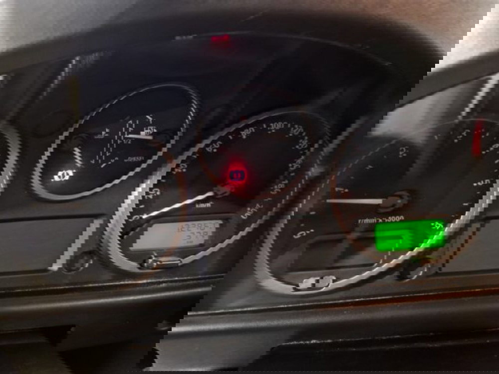 Land Rover Defender usata a Livorno (18)