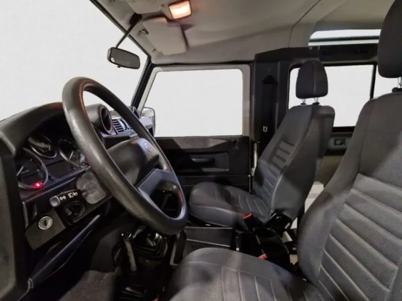 Land Rover Defender usata a Livorno (7)