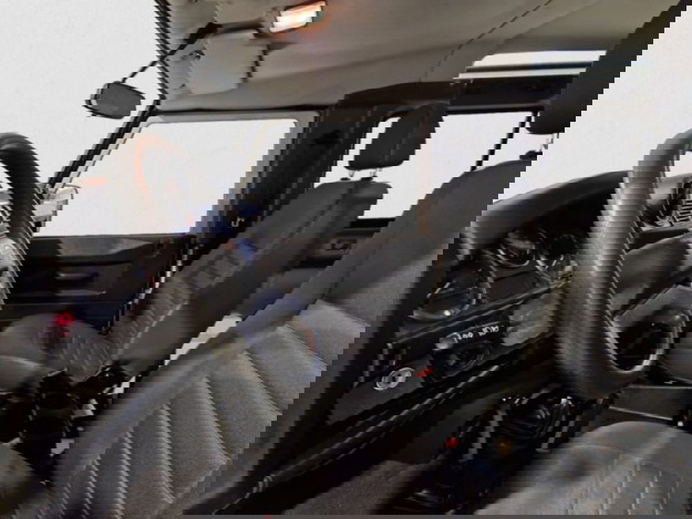 Land Rover Defender usata a Livorno (9)