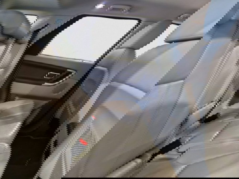 Land Rover Discovery Sport usata a Livorno (16)