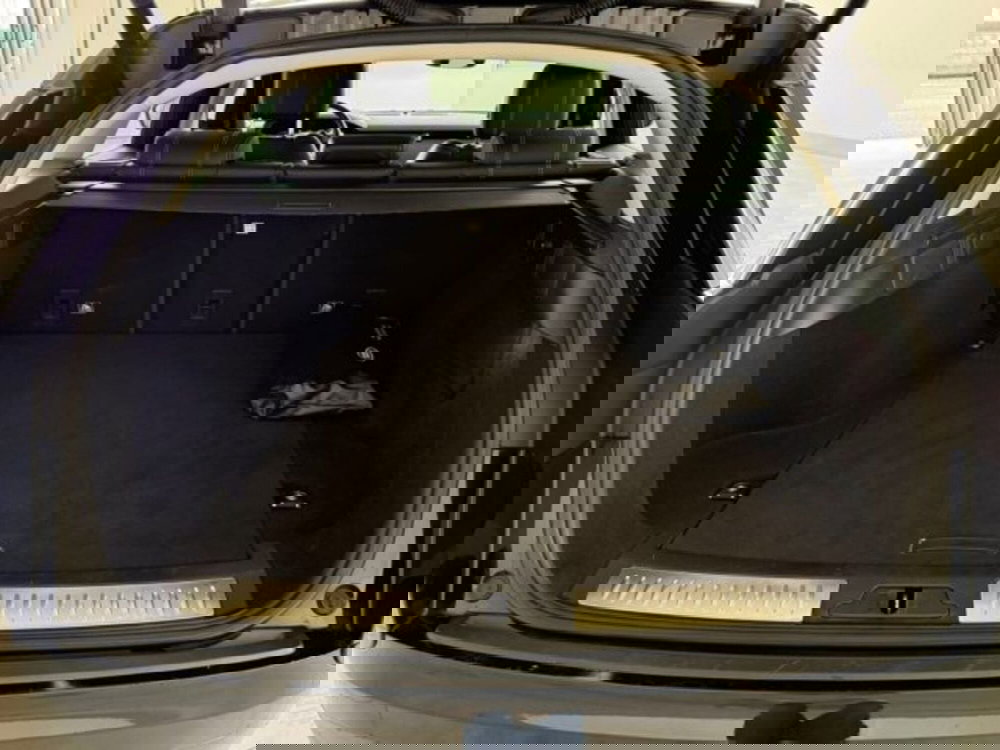 Land Rover Range Rover Velar usata a Livorno (16)