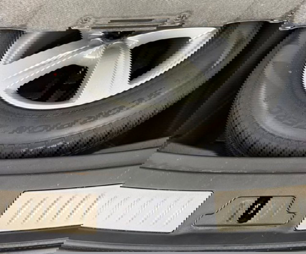 Land Rover Range Rover Velar usata a Livorno (18)