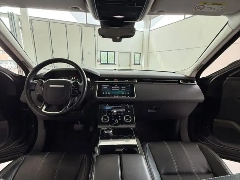 Land Rover Range Rover Velar usata a Livorno (9)