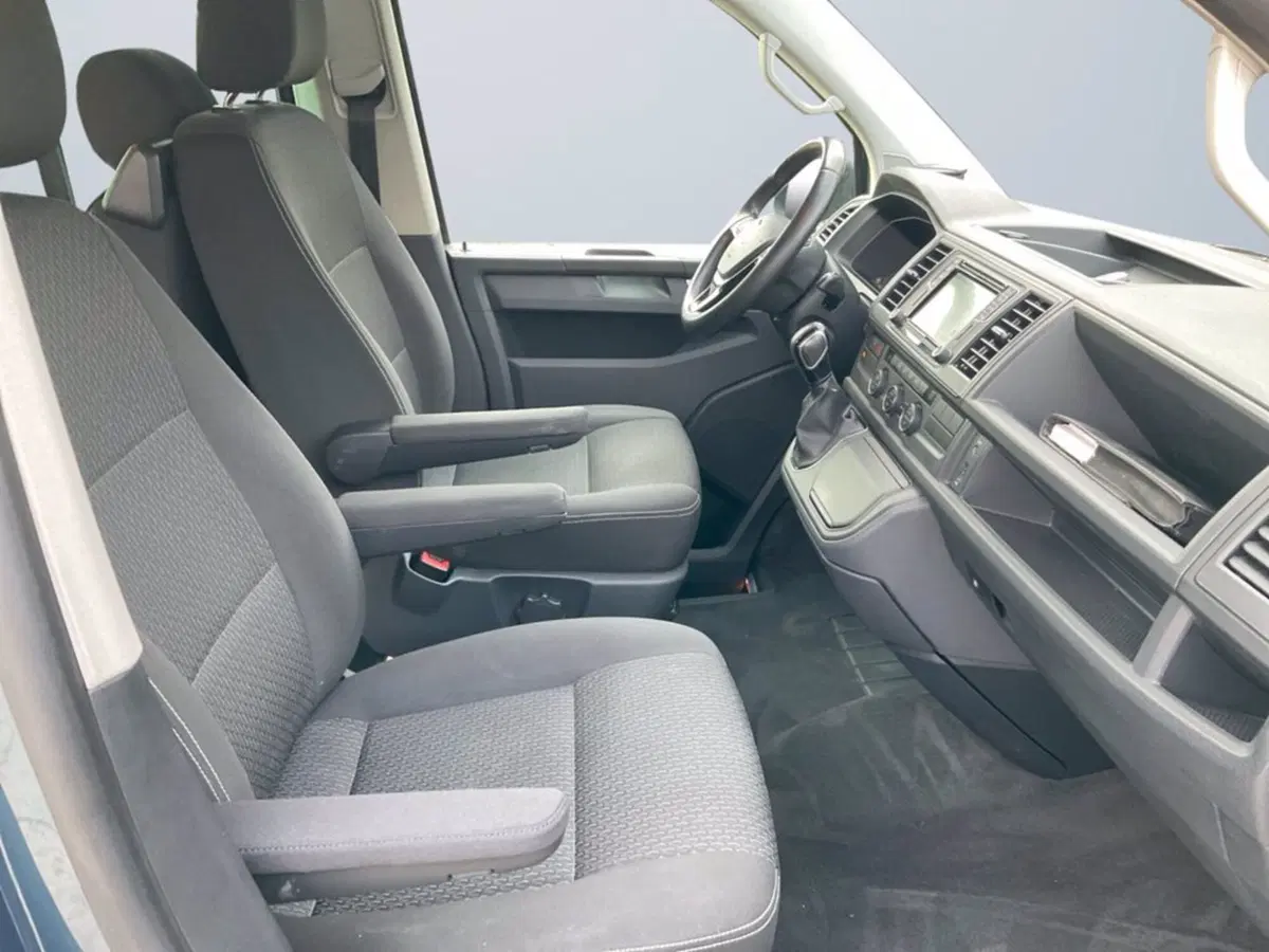 Volkswagen Multivan usata a Milano (11)
