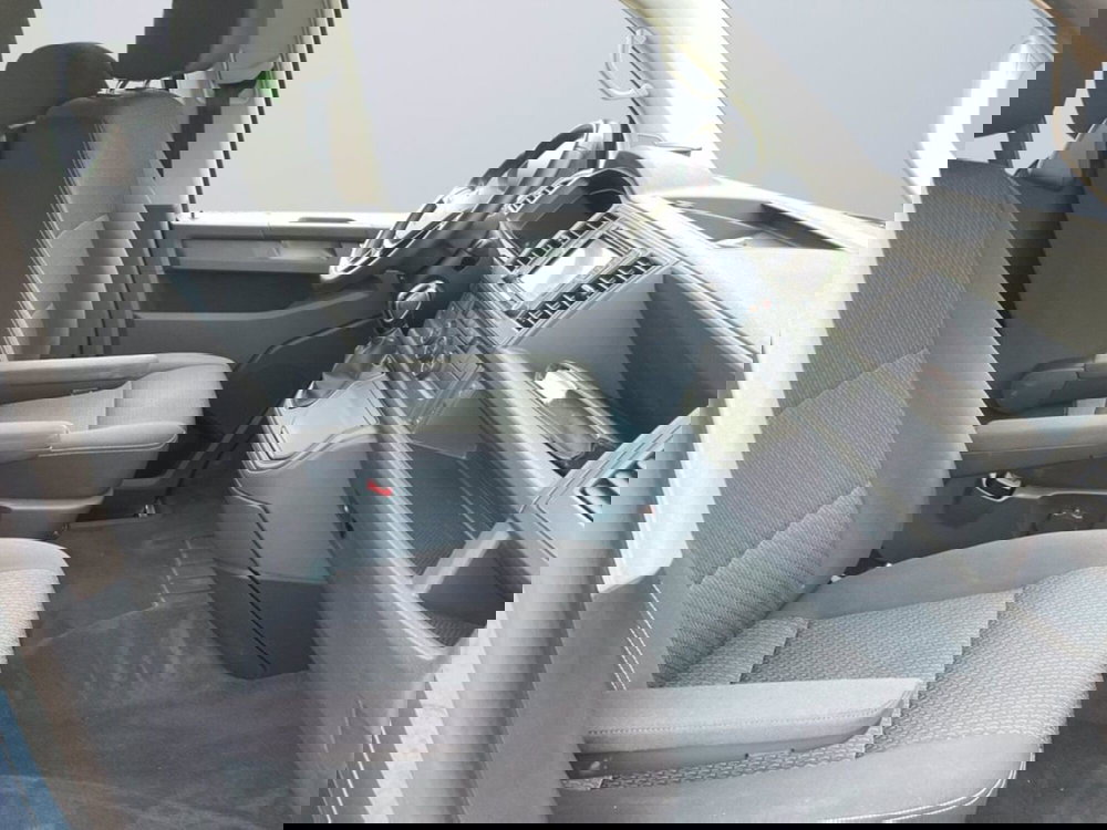 Volkswagen Multivan usata a Milano (11)