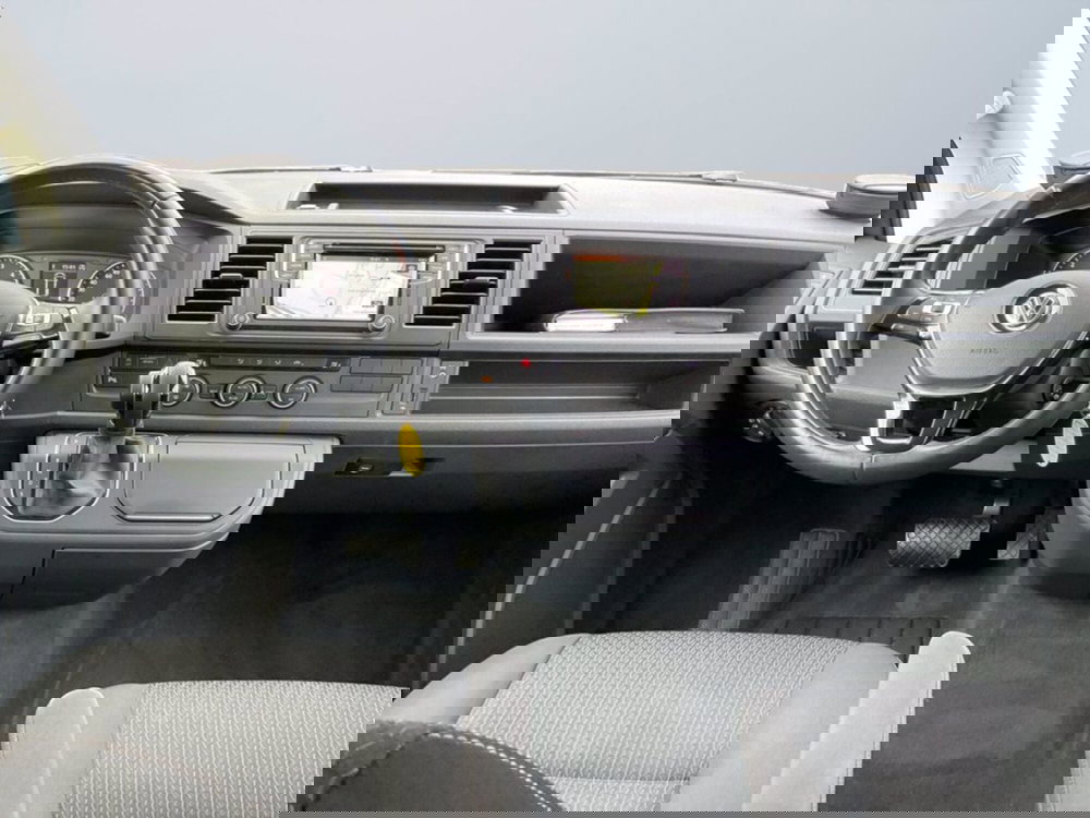 Volkswagen Multivan usata a Milano (12)