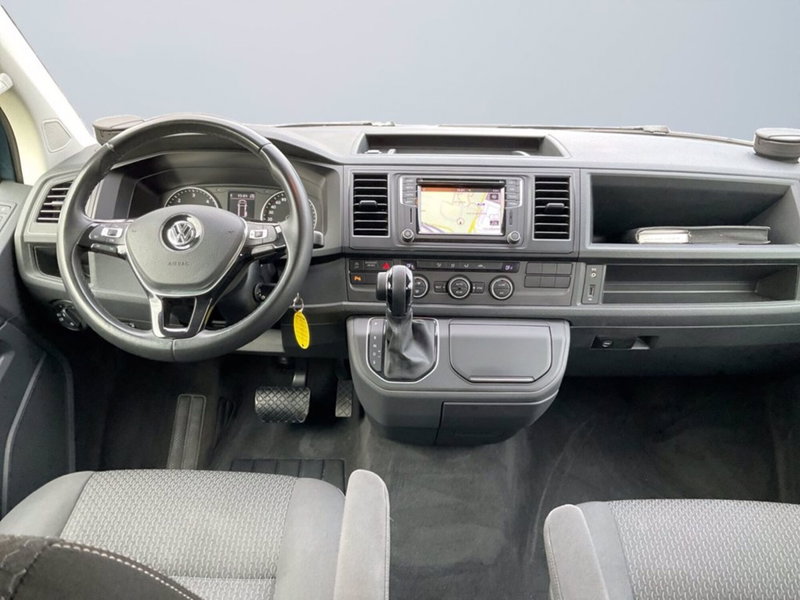 Volkswagen Multivan usata a Milano (12)