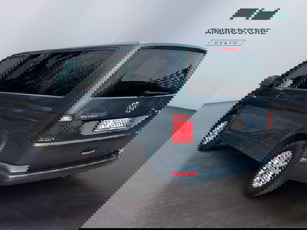 Volkswagen Multivan usata a Milano (7)