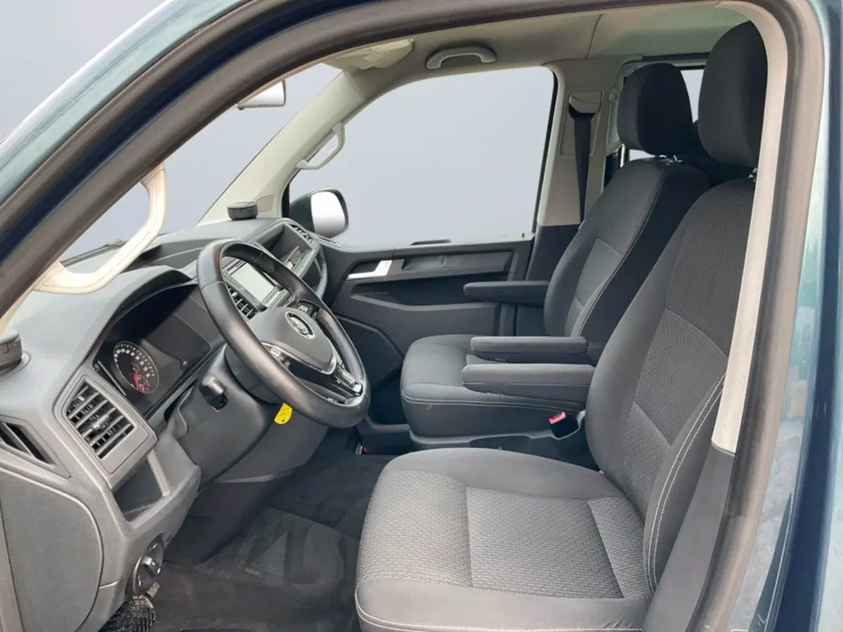 Volkswagen Multivan usata a Milano (9)