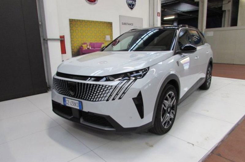 Peugeot 5008 usata a Milano