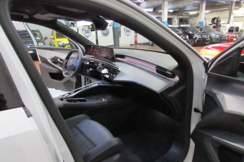 Peugeot 5008 usata a Milano (16)